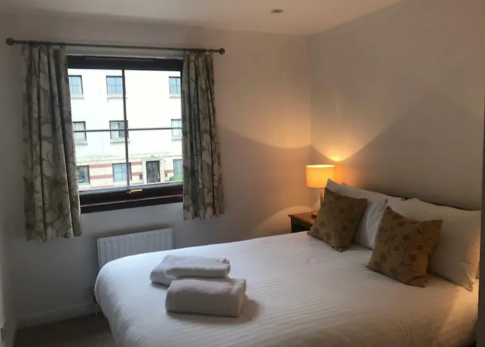 Hotel apartamentowy Fountain Court - Grove 4*