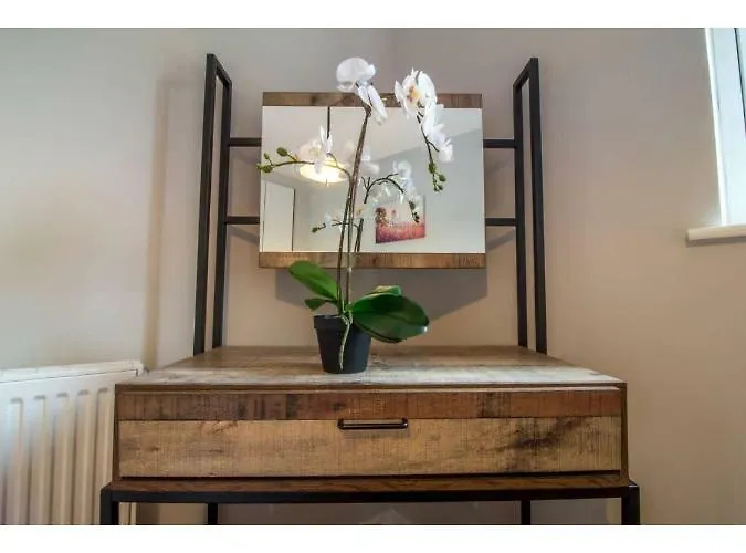 And Stylish One Bedroom Apartment Edinburgh