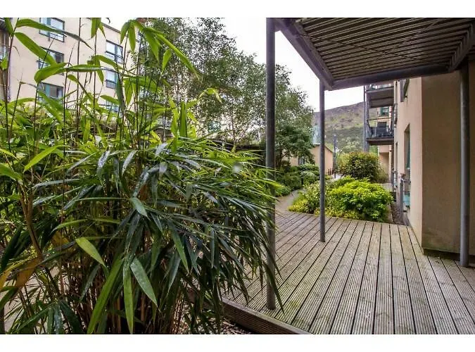 And Stylish One Bedroom אדינבורו