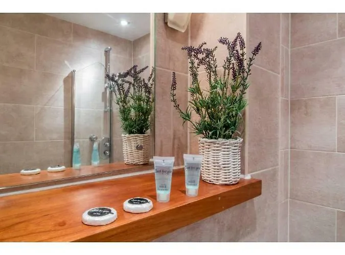 And Stylish One Bedroom * Edinburgh