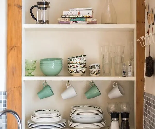 Spacious & Unique 1 Bed With Wifi