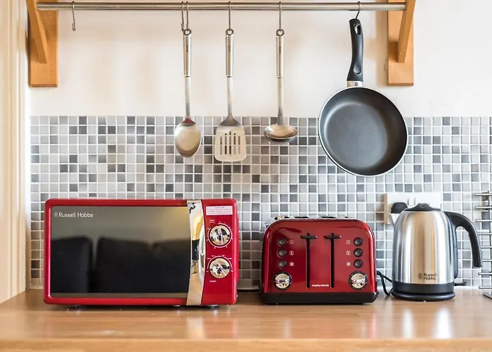 Spacious & Unique 1 Bed With Wifi אדינבורו