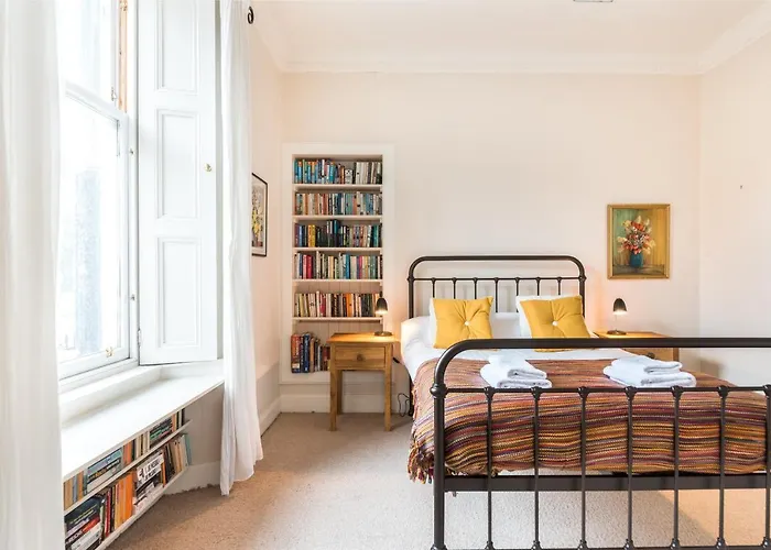 Spacious & Unique 1 Bed With Wifi