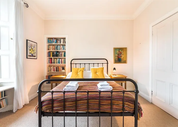 Spacious & Unique 1 Bed With Wifi *