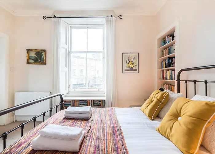 דירה Spacious & Unique 1 Bed With Wifi *