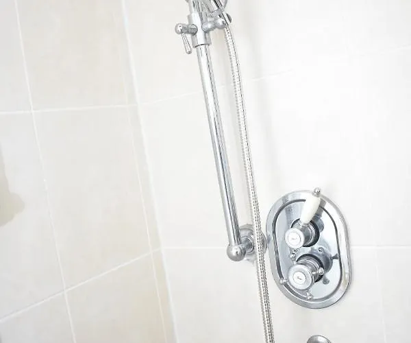 East Claremont - Beautiful 2br In Διαμέρισμα