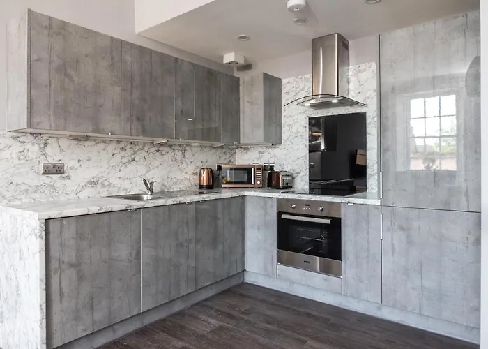 Spacious Newly Refurbished *