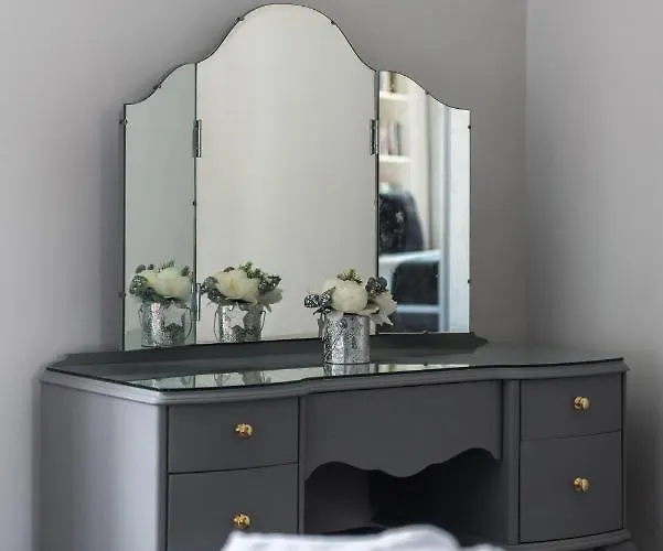 דירה Spacious Newly Refurbished *