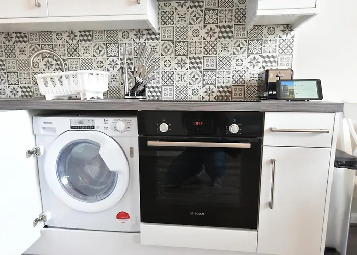 Pleasance Ground Floor Main Door Access Edimburgo