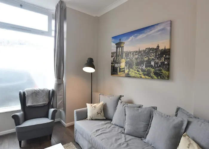 Pleasance Ground Floor Main Door Access Apartment *