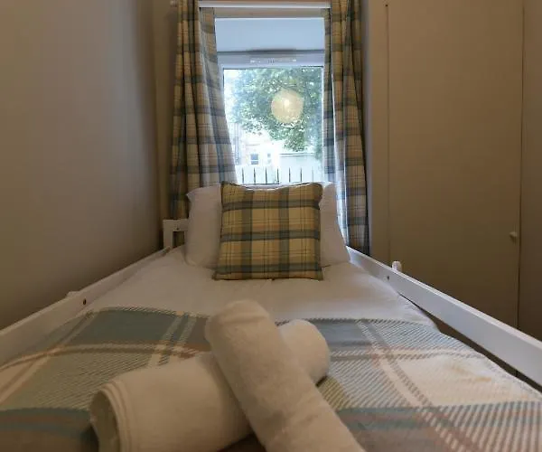 Apartment Pleasance Ground Floor Main Door Access *