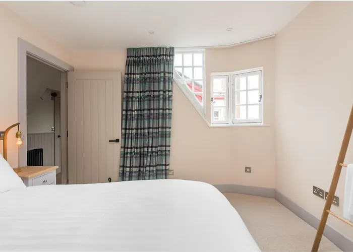 Апартаменты Amazing Penthouse, Stunning Views, Castle 2 Mins *