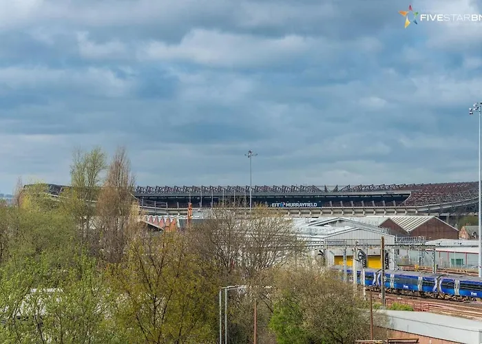 5 Bedroom Penthouse אדינבורו