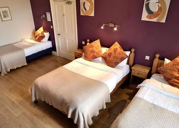 Dene Guest House, New Town Гостевой дом 3*