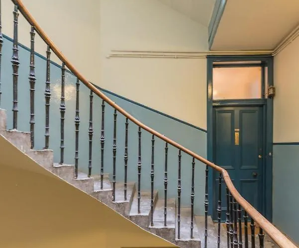 3 Bed Overlooking Meadows Park * إدنبرة