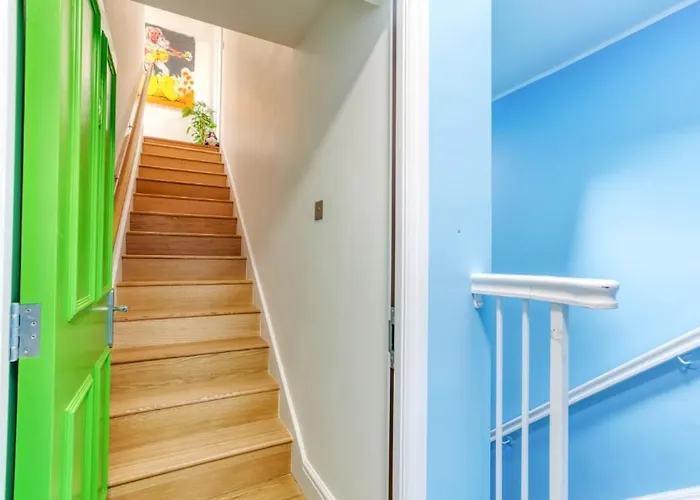 公寓 Bright 3 Bed Flat With Pool & Parking *