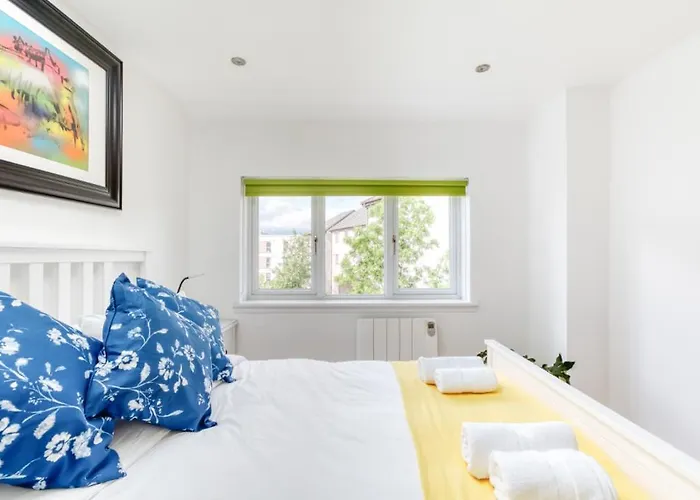 公寓 Bright 3 Bed Flat With Pool & Parking 爱丁堡