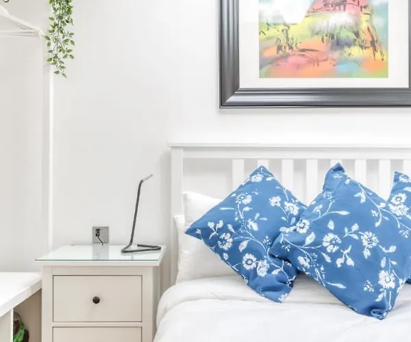 Bright 3 Bed Flat With Pool & Parking * 爱丁堡