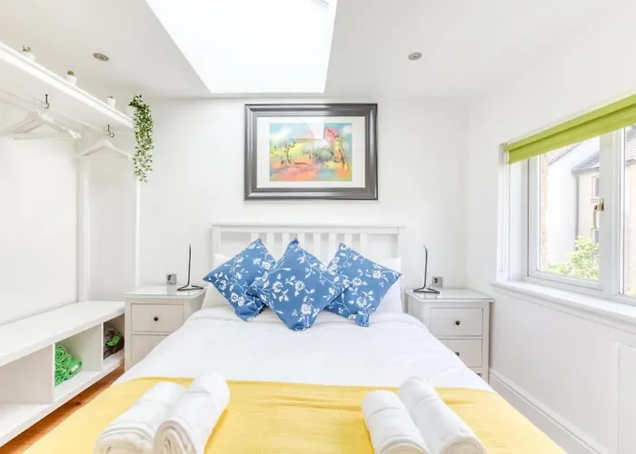 公寓 Bright 3 Bed Flat With Pool & Parking *