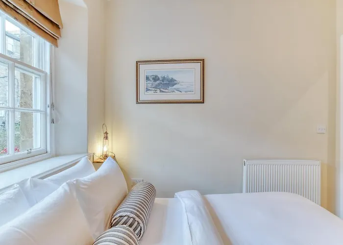 The Gloucester Lane * Edinburgh