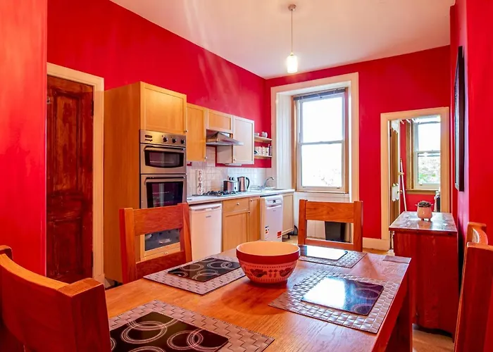 Beautiful And Bright Georgian Style Morningside - Pass The Keys