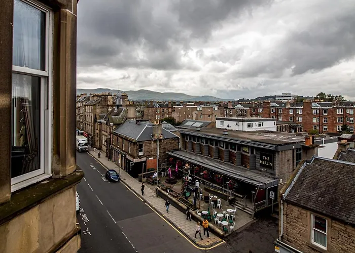Beautiful And Bright Georgian Style Morningside - Pass The Keys