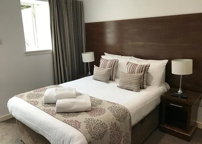 Fountain Court - Grove Edynburg