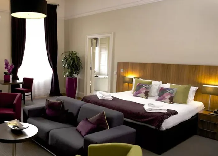 The Place 4* Эдинбург