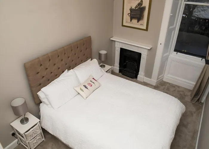 Edinburgh, Stockbridge Apartment *