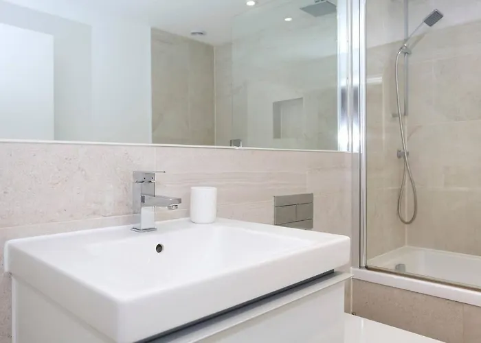 Joivy Vibrant Near Calton Hill Edimburgo