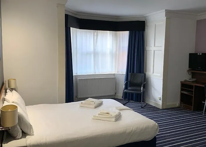 Piries 3* Edinburg