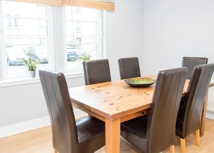 Apartment Playhouse *