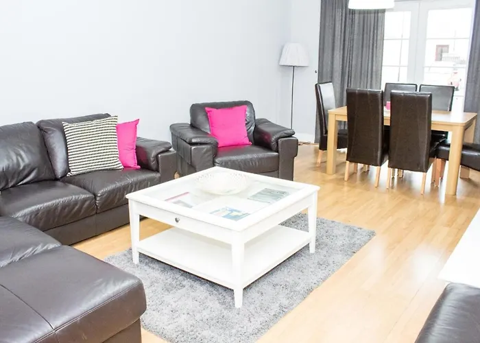 Playhouse Apartment *