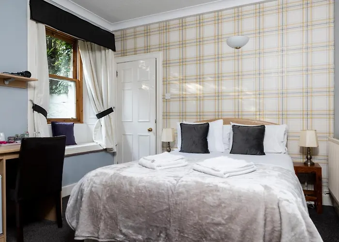 Claremont Гостевой дом 3*