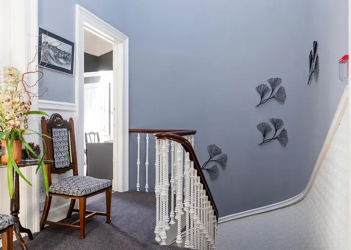 Claremont Гостевой дом Эдинбург