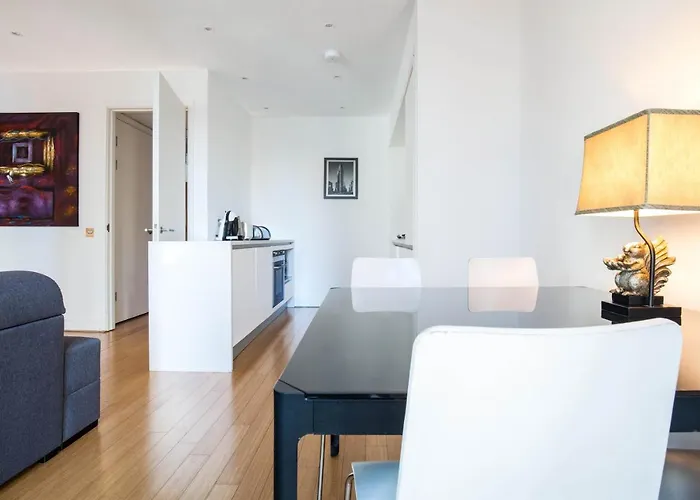 Quartermile דירה