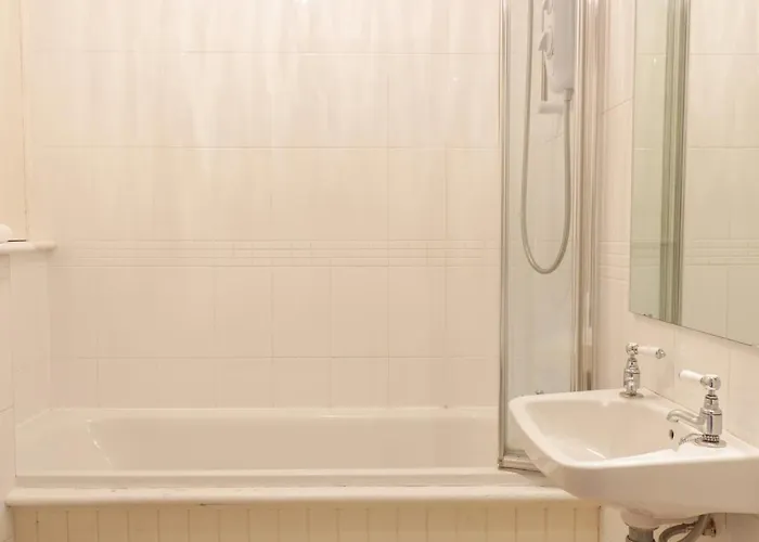 3 Lynedoch Place דירה *