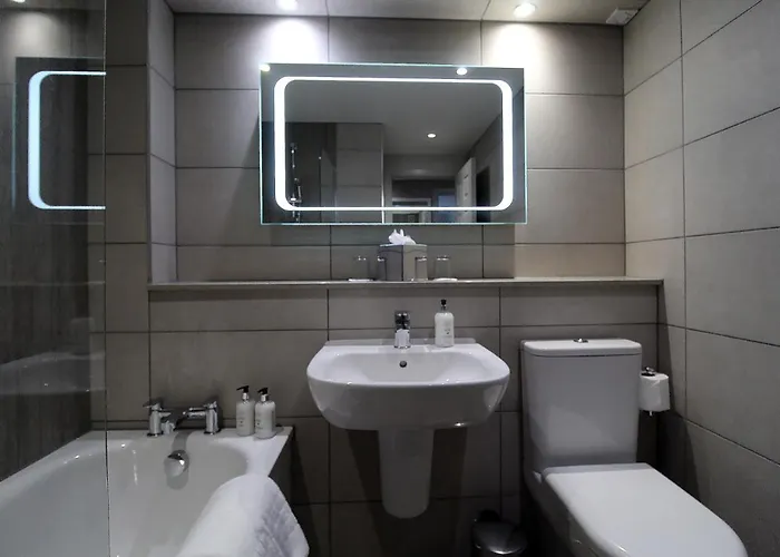 Hotel apartamentowy Fountain Court - Grove