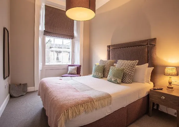 No1 - George Iv Bridge Отель 4*