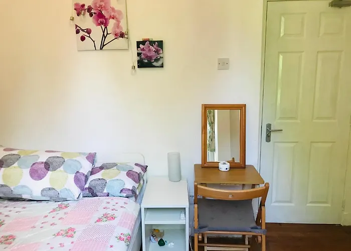 Centre Escape With Private Garden Διαμέρισμα