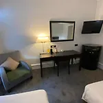 No6 West Coates 3*