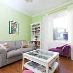 Bright And Modern Causewayside