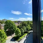 Aparthotel Quartermile Serviced *