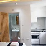Crosskeys 双金匙公寓 Apartmanhotel Edinburgh