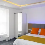 Apartmanhotel Crosskeys 双金匙公寓 Edinburgh