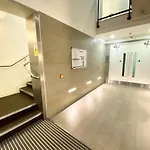 Aparthotel Quartermile Serviced *