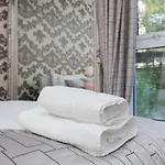 شقة Holyrood - Luxury With Parking *