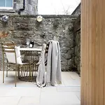 29 Queen Street Apartahotel 4*