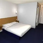 Travelodge 3*