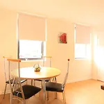 3 Bedroom Centre In Lauriston Place
